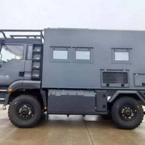 陕汽德龙 M3000S/4*4 越野旅居车